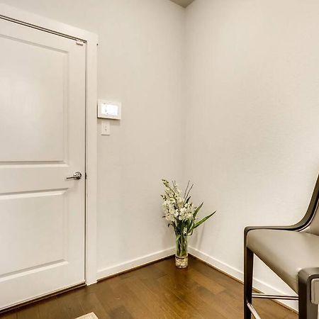 Gorgeous 4 Bed Home On St Mary'S - Minutes To Riverwalk/Pearl サンアントニオ エクステリア 写真