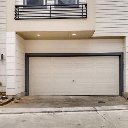 Gorgeous 4 Bed Home On St Mary'S - Minutes To Riverwalk/Pearl サンアントニオ エクステリア 写真