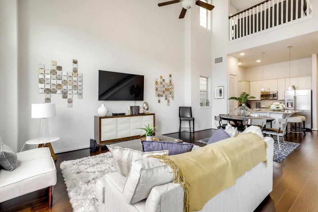 Gorgeous 4 Bed Home On St Mary'S - Minutes To Riverwalk/Pearl サンアントニオ エクステリア 写真