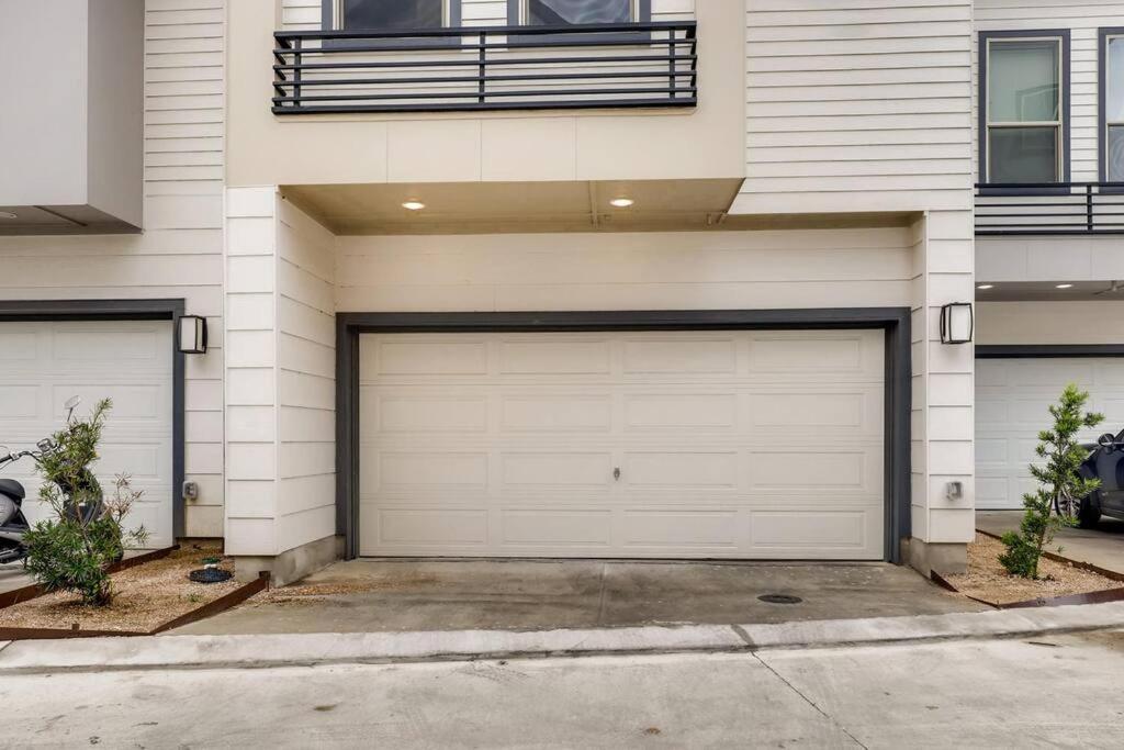 Gorgeous 4 Bed Home On St Mary'S - Minutes To Riverwalk/Pearl サンアントニオ エクステリア 写真