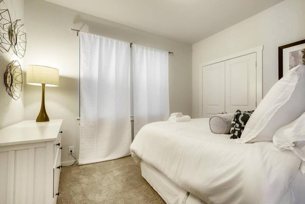 Gorgeous 4 Bed Home On St Mary'S - Minutes To Riverwalk/Pearl サンアントニオ エクステリア 写真