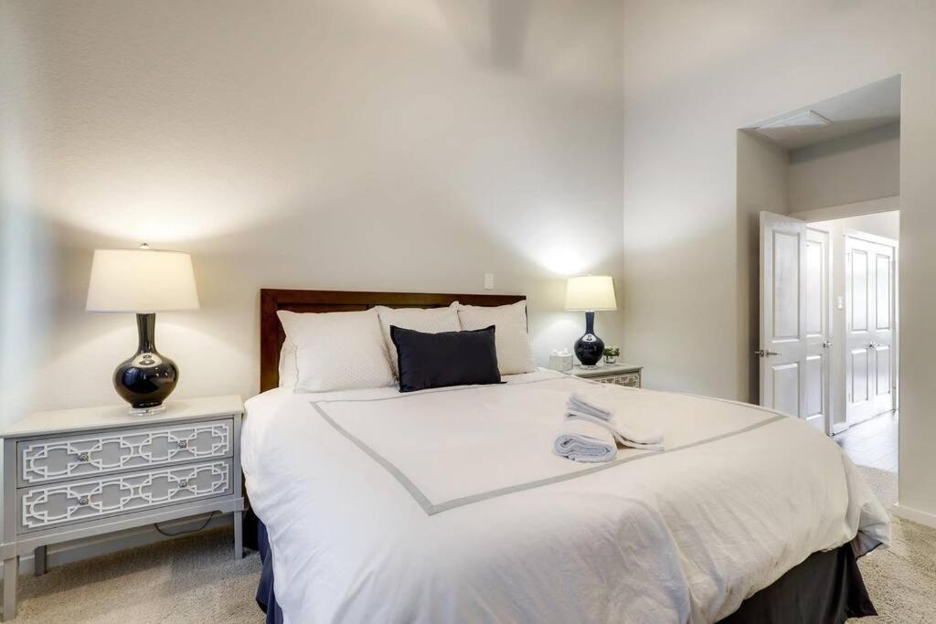 Gorgeous 4 Bed Home On St Mary'S - Minutes To Riverwalk/Pearl サンアントニオ エクステリア 写真